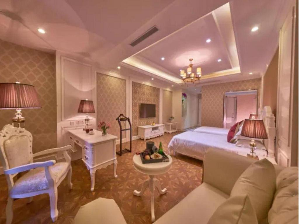 Hotel New Century Manju Select Hongqiao Hub National Exhibition Center