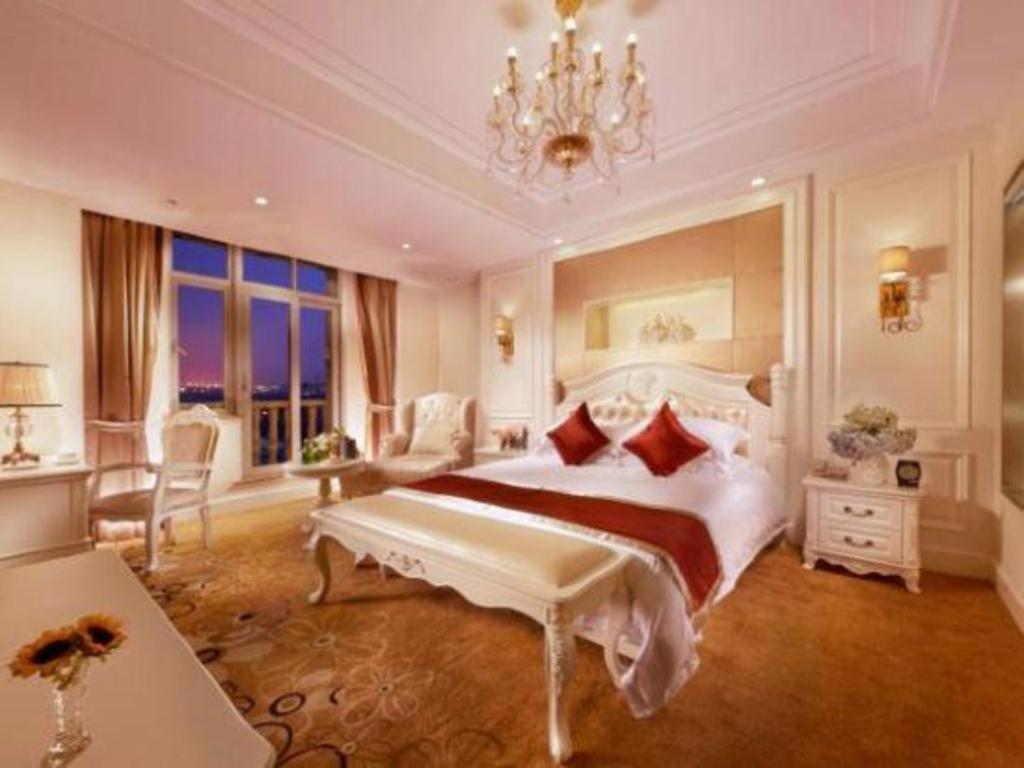 New Century Manju Select Hongqiao Hub National Exhibition Center