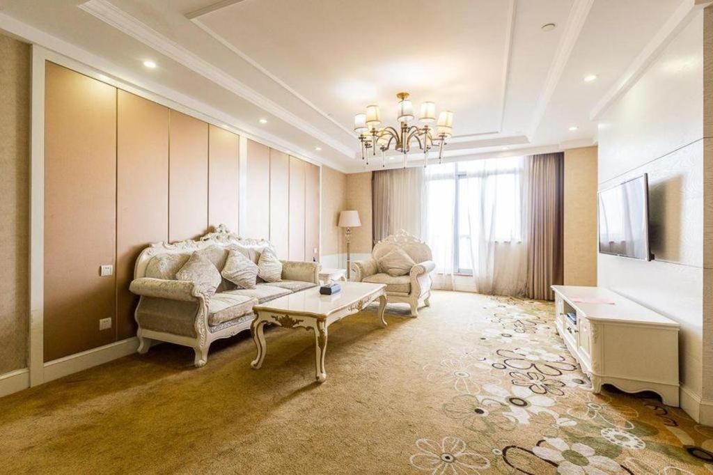 Hotel New Century Manju Select Hongqiao Hub National Exhibition Center