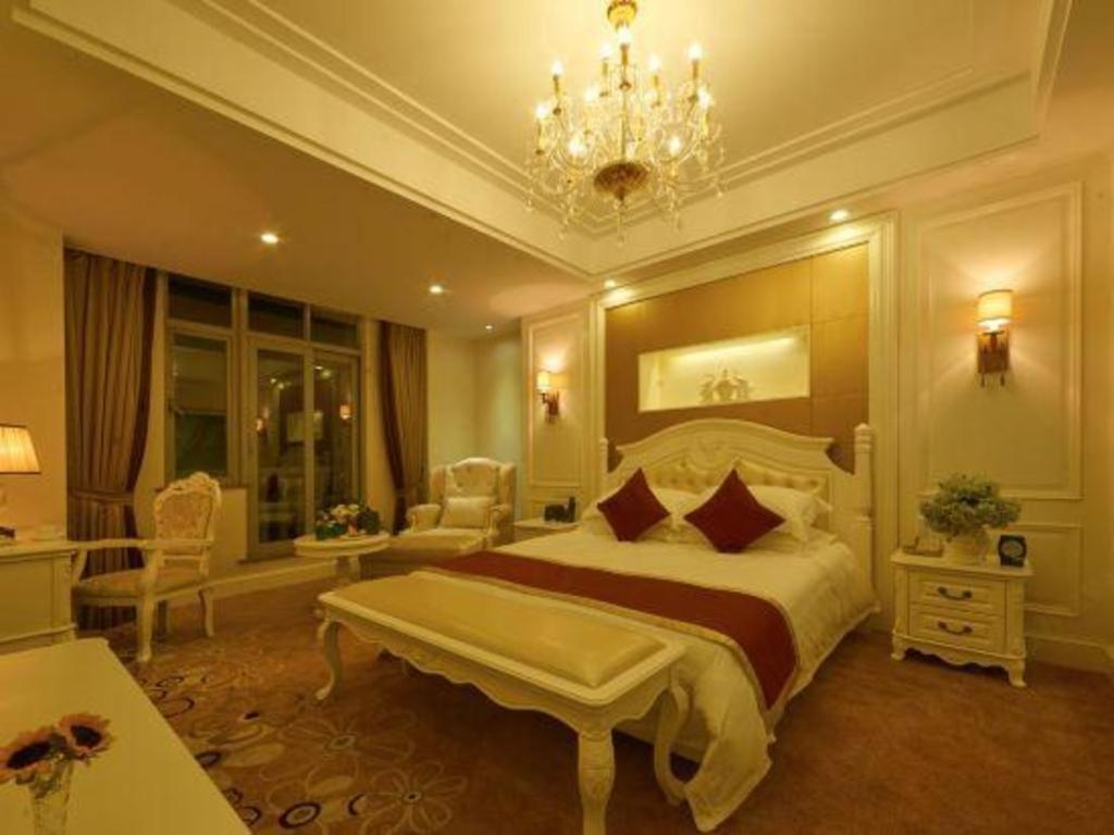 New Century Manju Select Hongqiao Hub National Exhibition Center 4* Shanghai
