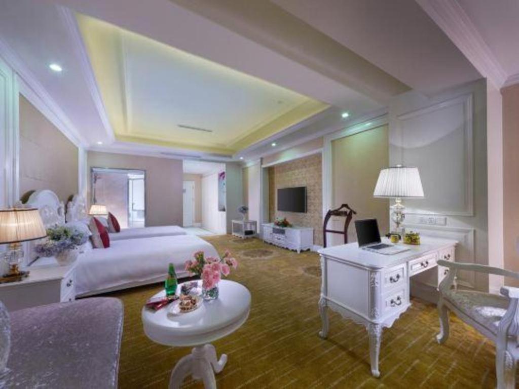 Hotel New Century Manju Select Hongqiao Hub National Exhibition Center