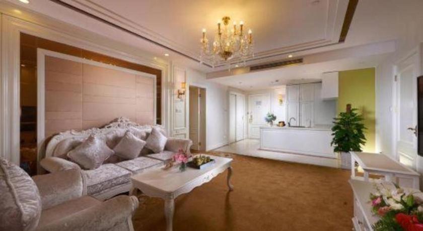 New Century Manju Select Hongqiao Hub National Exhibition Center Hotel